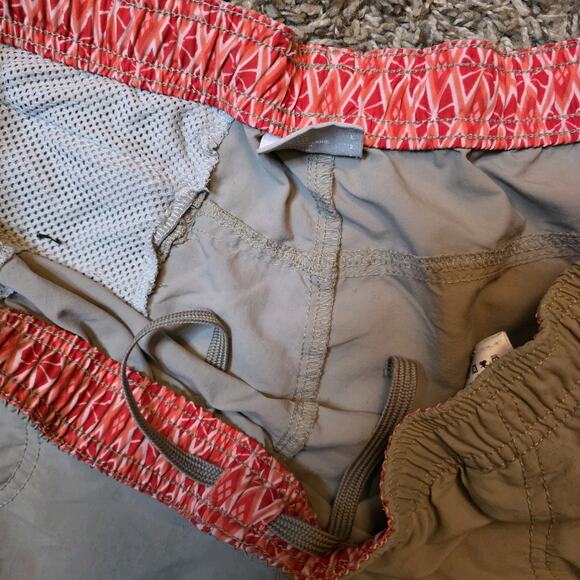 Columbia Shorts Women's L 5L Nylon Pockets Hiking AL4573 - Picture 3 of 7